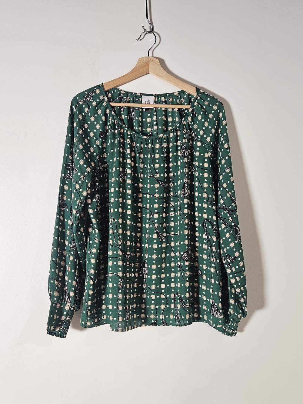 Cabi Voyage Blouse #4535 Green Patterned Long Sleeve Top Size Medium
